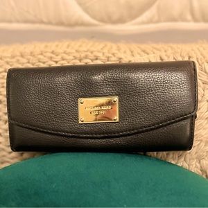 Black Michael Kors wallet
